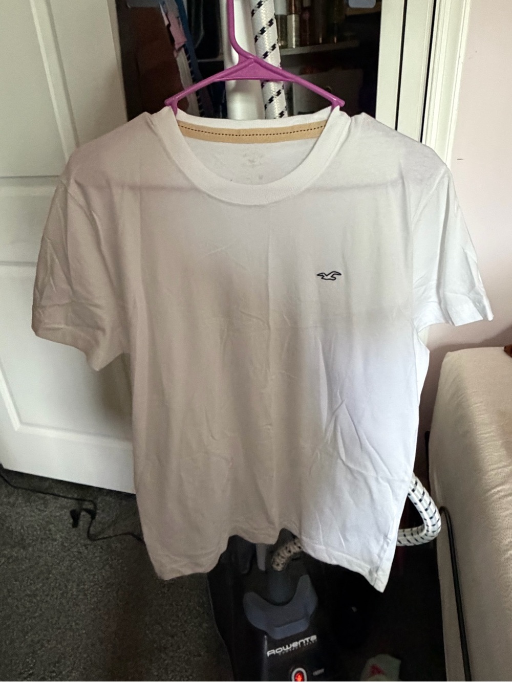 Hollister Men's White Short Sleeve Crew T-Shirt with Small Logo